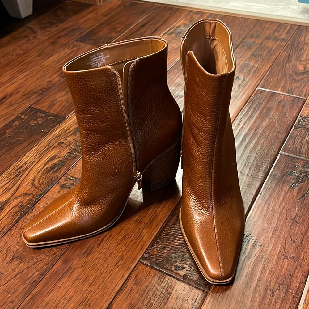 Vince Camuto boots. Only worn a few times.